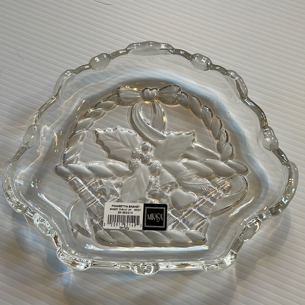 Mikasa holiday candy dish, etched with a basket & berries.